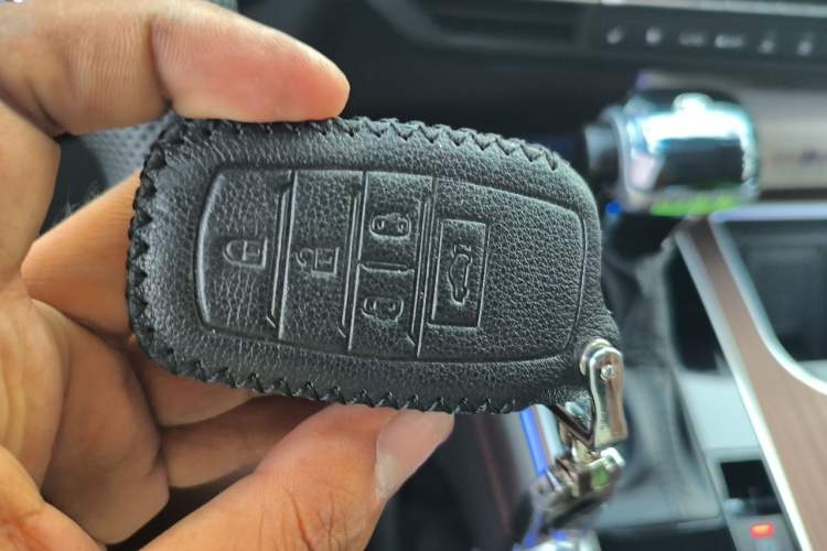 Used Toyota SIENNA 2024 2.5L Hybrid Comfort Edition Vehicle Key