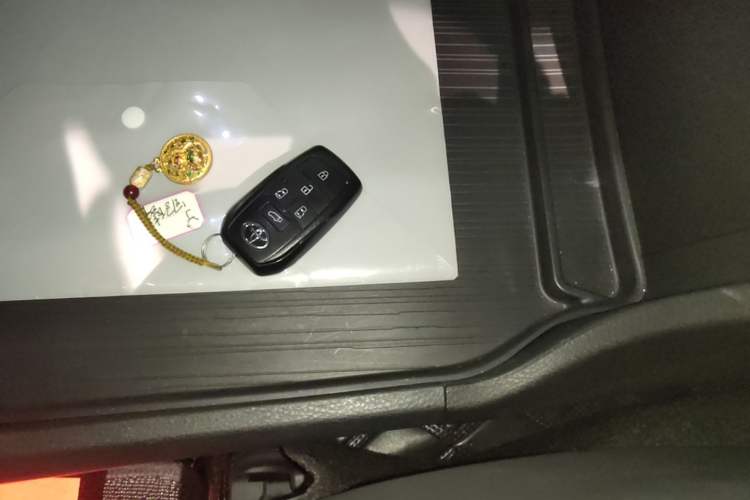 Used Toyota SIENNA 2024 2.5L Hybrid Four-Wheel Drive Luxury Edition Vehicle Key