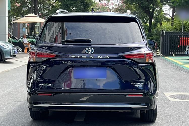 Used Toyota SIENNA 2024 2.5L Hybrid Platinum Edition Exterior 6