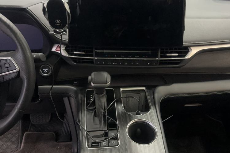 Used Toyota SIENNA 2024 2.5L Hybrid Luxury Edition Audio And AC Panel