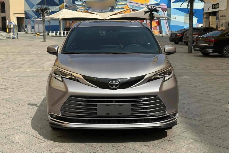 Used Toyota SIENNA 2024 2.5L Hybrid Luxury Edition Exterior 1