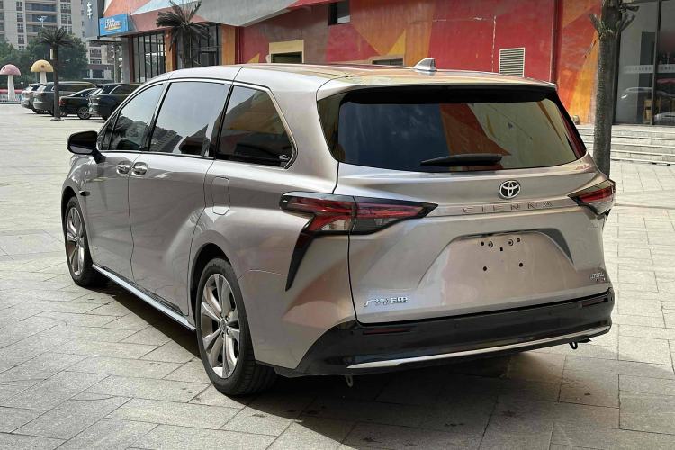 Used Toyota SIENNA 2024 2.5L Hybrid Luxury Edition Exterior 3