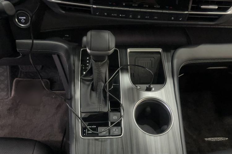 Used Toyota SIENNA 2024 2.5L Hybrid Luxury Edition Gear Lever