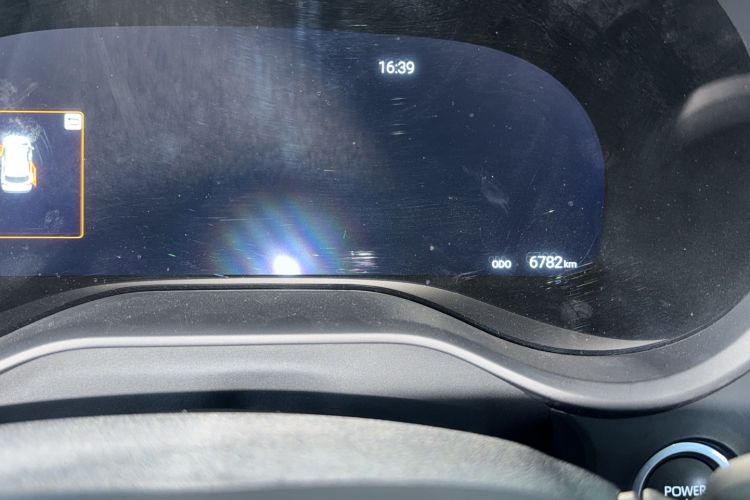 Used Toyota SIENNA 2024 2.5L Hybrid Luxury Edition Odometer Close Up