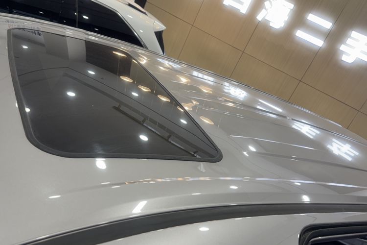 Used Toyota SIENNA 2024 2.5L Hybrid Luxury Edition Roof