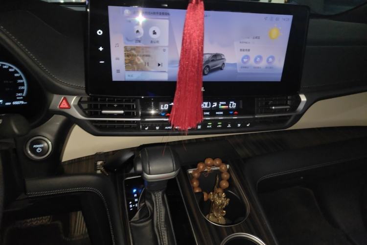 Used Toyota SIENNA 2024 2.5L Hybrid Platinum Edition Audio And AC Panel