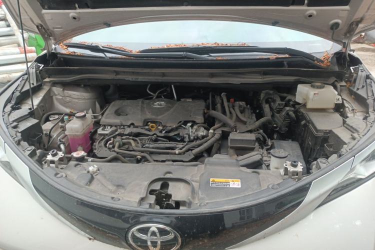 Used Toyota SIENNA 2024 2.5L Hybrid Platinum Edition Engine Bay