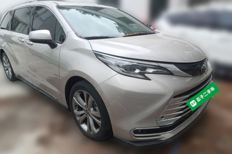 Used Toyota SIENNA 2024 2.5L Hybrid Platinum Edition Exterior 2