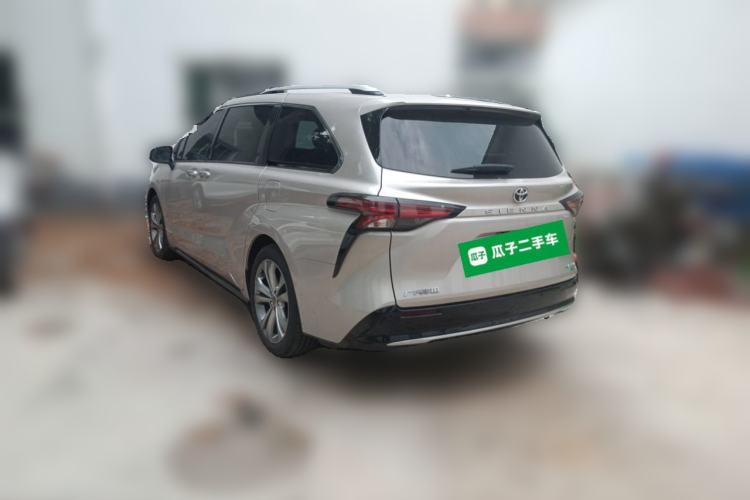Used Toyota SIENNA 2024 2.5L Hybrid Platinum Edition Exterior 3