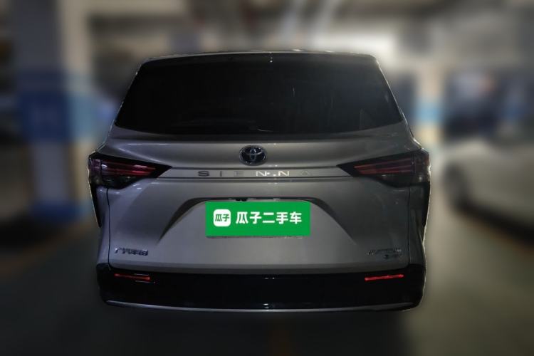 Used Toyota SIENNA 2024 2.5L Hybrid Platinum Edition Exterior 4