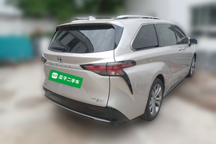 Used Toyota SIENNA 2024 2.5L Hybrid Platinum Edition Exterior 5