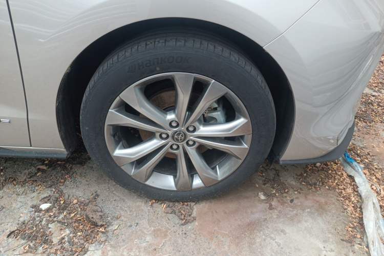 Used Toyota SIENNA 2024 2.5L Hybrid Platinum Edition Exterior 7