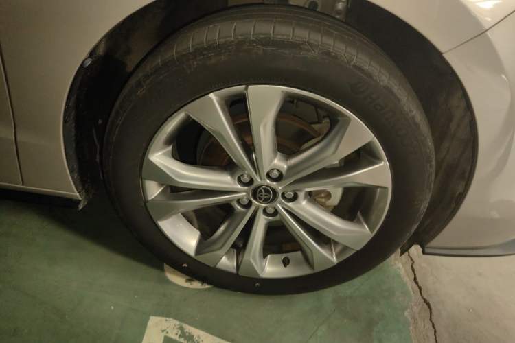 Used Toyota SIENNA 2024 2.5L Hybrid Platinum Edition Exterior 7