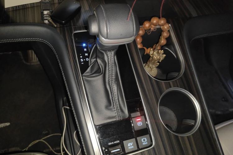 Used Toyota SIENNA 2024 2.5L Hybrid Platinum Edition Gear Lever
