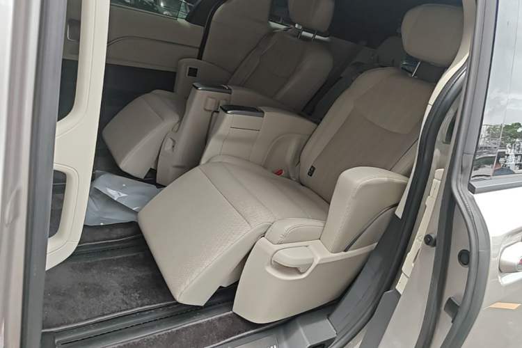 Used Toyota SIENNA 2024 2.5L Hybrid Prestige Deluxe Edition Left Rear Seat
