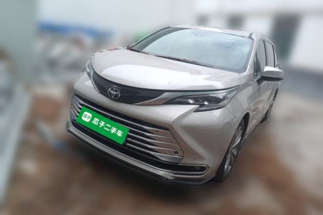 Used Toyota SIENNA 2024 2.5L Hybrid Platinum Edition