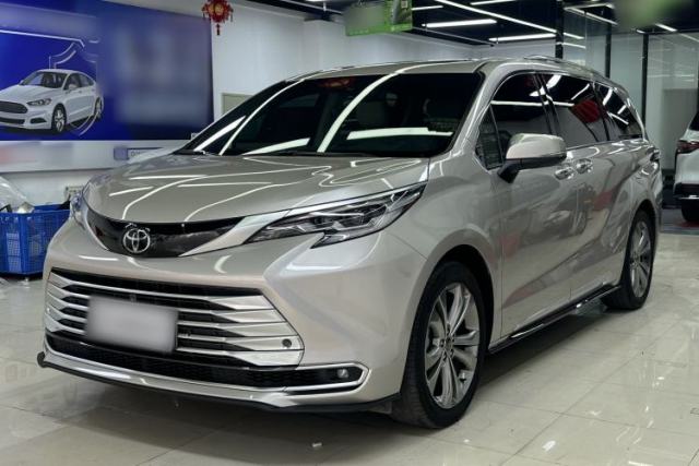 Used Toyota SIENNA 2024 2.5L Hybrid Platinum Edition