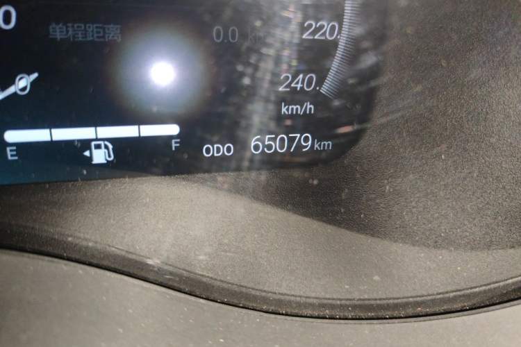 Used Toyota SIENNA 2024 2.5L Hybrid Platinum Edition Odometer Close Up