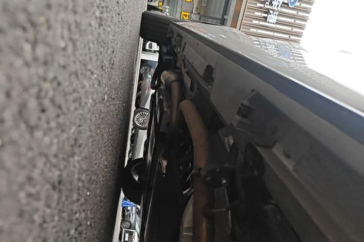 Used Toyota SIENNA 2024 2.5L Hybrid Prestige Deluxe Edition Right Side Sill