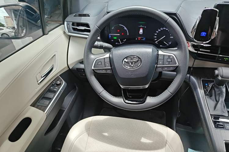 Used Toyota SIENNA 2024 2.5L Hybrid Prestige Deluxe Edition Steering Wheel