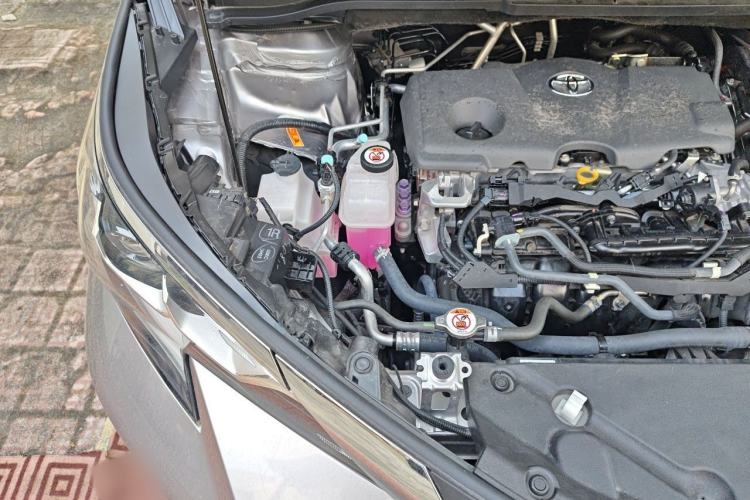 Used Toyota SIENNA 2024 2.5L Hybrid Comfort Edition Engine Bay Right