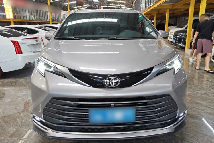 Used Toyota SIENNA 2024 2.5L Hybrid Luxury Edition Exterior 1