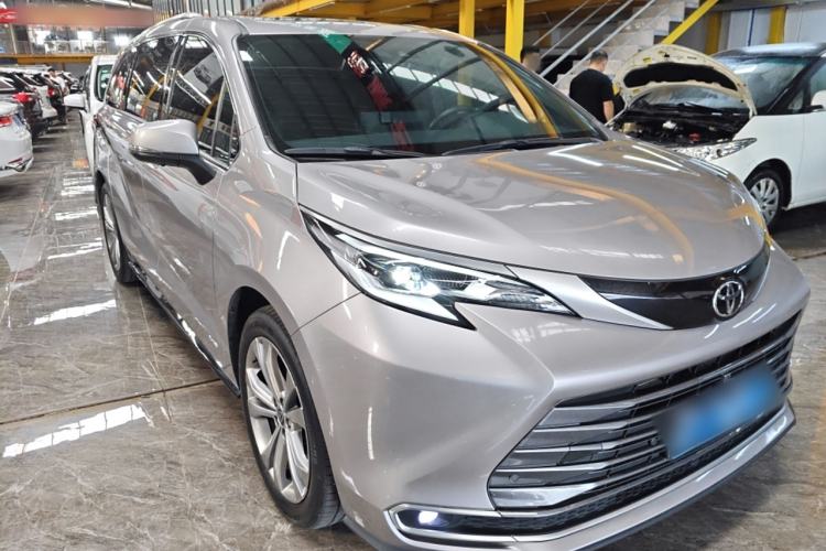 Used Toyota SIENNA 2024 2.5L Hybrid Luxury Edition Exterior 2