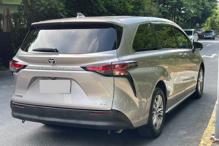 Used Toyota SIENNA 2024 2.5L Hybrid Comfort Edition Exterior 3