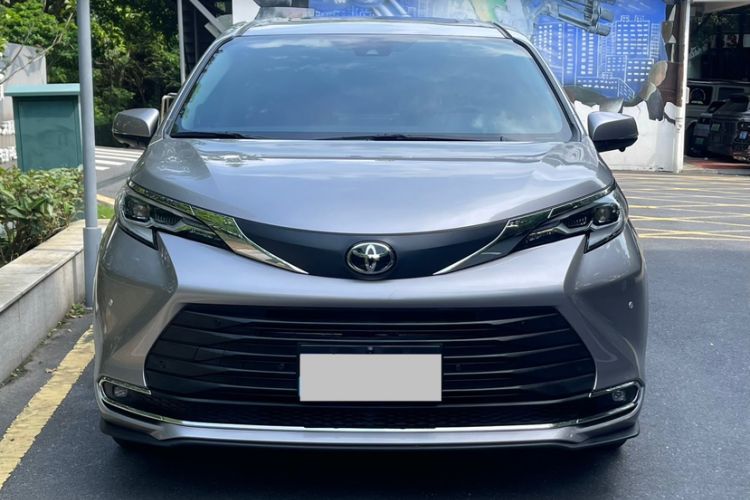 Used Toyota SIENNA 2024 2.5L Hybrid Comfort Edition Exterior 4
