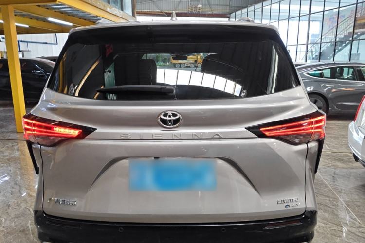 Used Toyota SIENNA 2024 2.5L Hybrid Luxury Edition Exterior 4