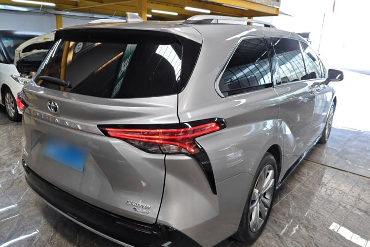 Used Toyota SIENNA 2024 2.5L Hybrid Luxury Edition Exterior 5