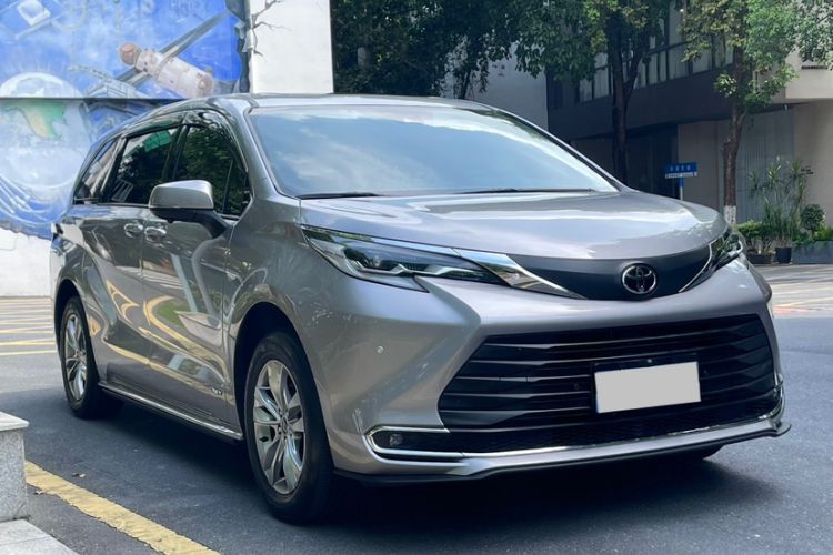 Used Toyota SIENNA 2024 2.5L Hybrid Comfort Edition Exterior 6