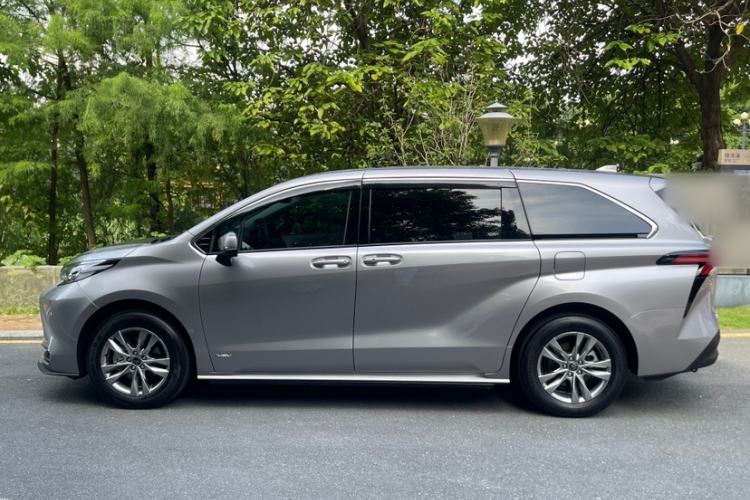 Used Toyota SIENNA 2024 2.5L Hybrid Comfort Edition Exterior 7