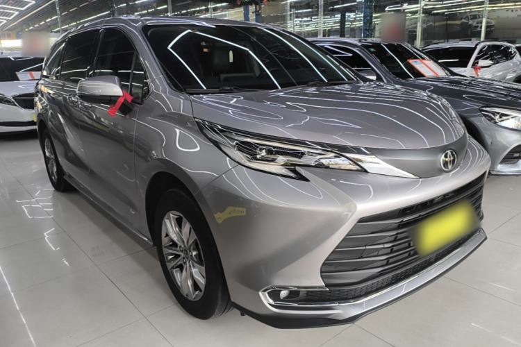Used Toyota SIENNA 2024 2.5L Hybrid Comfort Edition Front Right 45 Deg