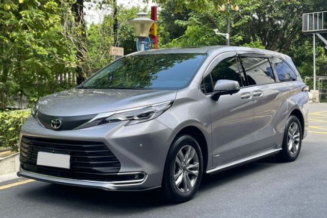 Used Toyota SIENNA 2024 2.5L Hybrid Comfort Edition