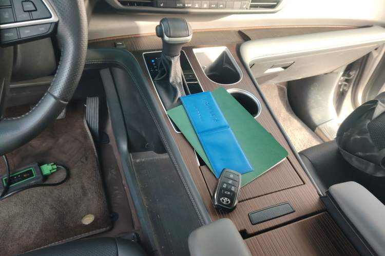Used Toyota SIENNA 2024 2.5L Hybrid Four-Wheel Drive Luxury Edition Gear Lever
