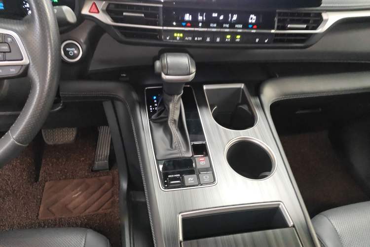 Used Toyota SIENNA 2024 2.5L Hybrid Luxury Edition Gear Lever