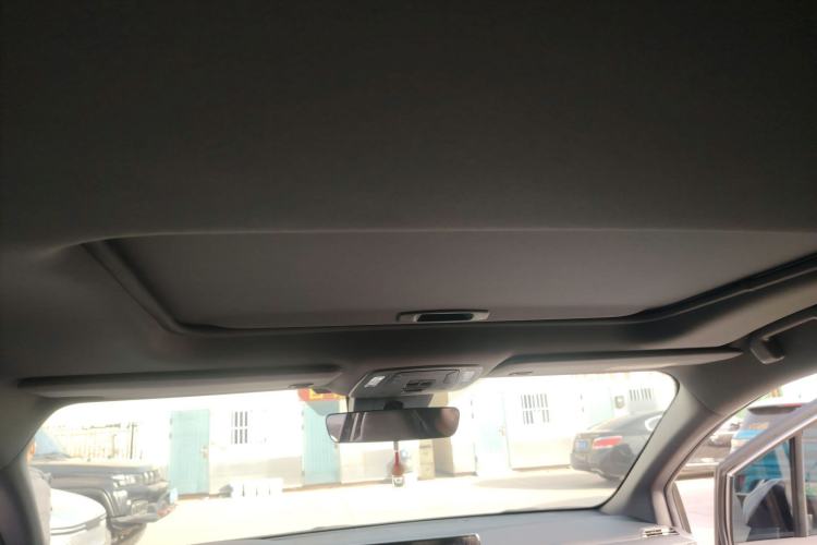 Used Toyota SIENNA 2024 2.5L Hybrid Four-Wheel Drive Luxury Edition Headliner