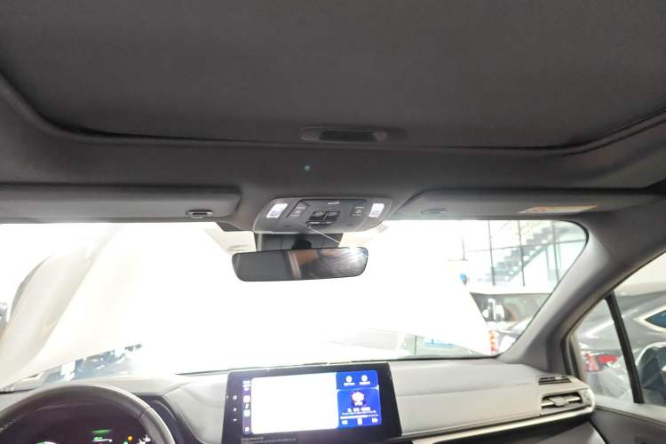 Used Toyota SIENNA 2024 2.5L Hybrid Luxury Edition Headliner