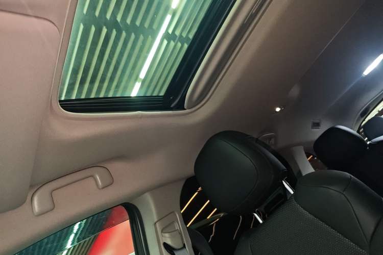 Used Toyota SIENNA 2024 2.5L Hybrid Comfort Edition Headliner