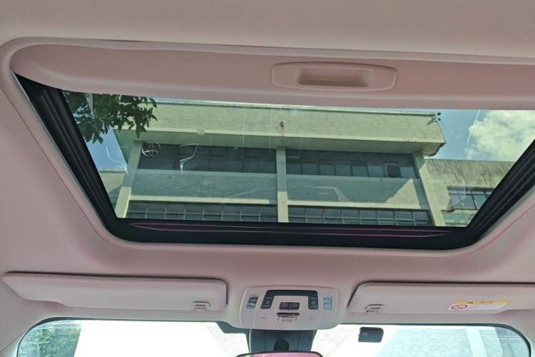 Used Toyota SIENNA 2024 2.5L Hybrid Comfort Edition Headliner