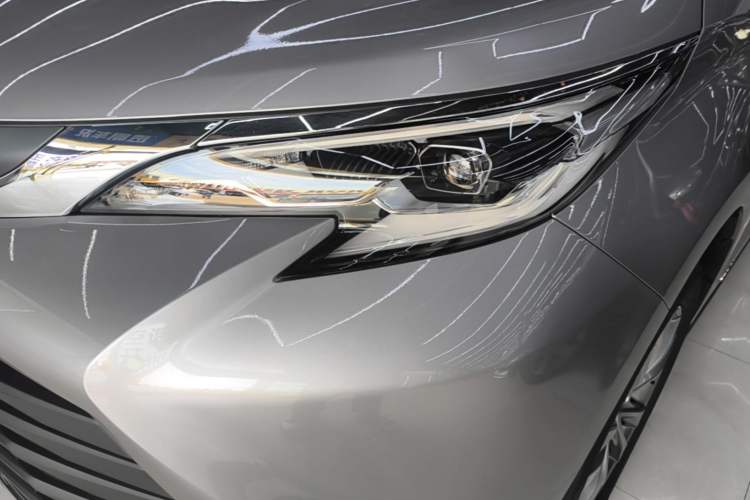 Used Toyota SIENNA 2024 2.5L Hybrid Comfort Edition Left Front Headlight
