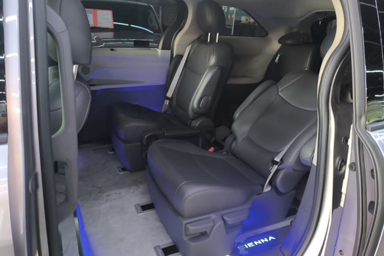 Used Toyota SIENNA 2024 2.5L Hybrid Comfort Edition Left Rear Seat