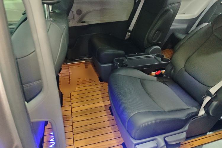 Used Toyota SIENNA 2024 2.5L Hybrid Comfort Edition Left Rear Seat