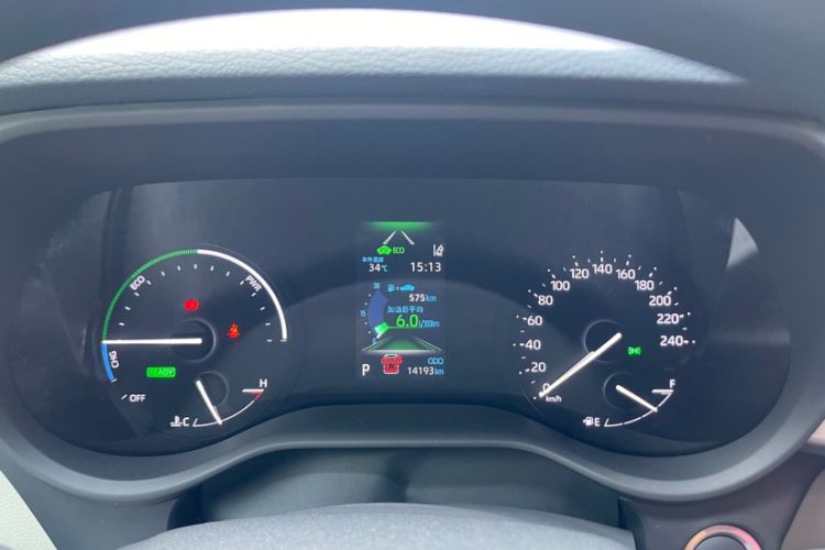 Used Toyota SIENNA 2024 2.5L Hybrid Comfort Edition Odometer Close Up