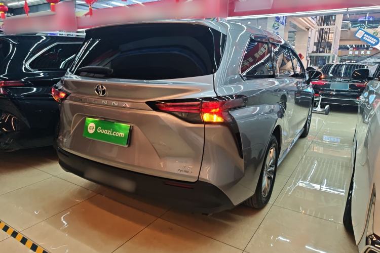 Used Toyota SIENNA 2024 2.5L Hybrid Comfort Edition Rear Right 45 Deg