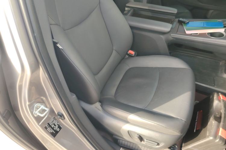 Used Toyota SIENNA 2024 2.5L Hybrid Four-Wheel Drive Luxury Edition Right Front Seat