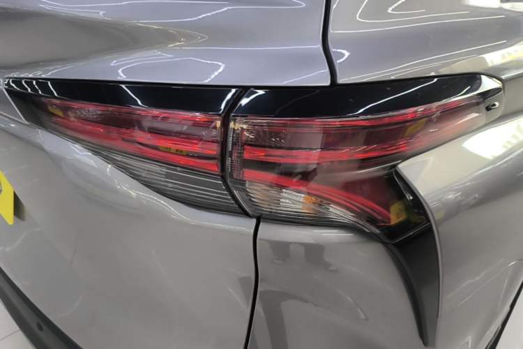 Used Toyota SIENNA 2024 2.5L Hybrid Comfort Edition Right Rear Taillight