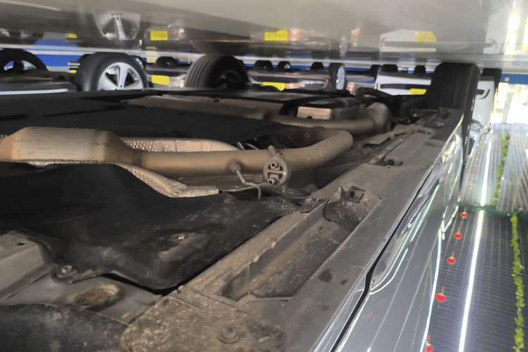 Used Toyota SIENNA 2024 2.5L Hybrid Comfort Edition Right Side Sill