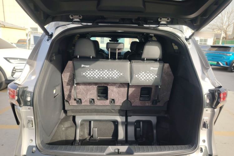 Used Toyota SIENNA 2024 2.5L Hybrid Four-Wheel Drive Luxury Edition Trunk